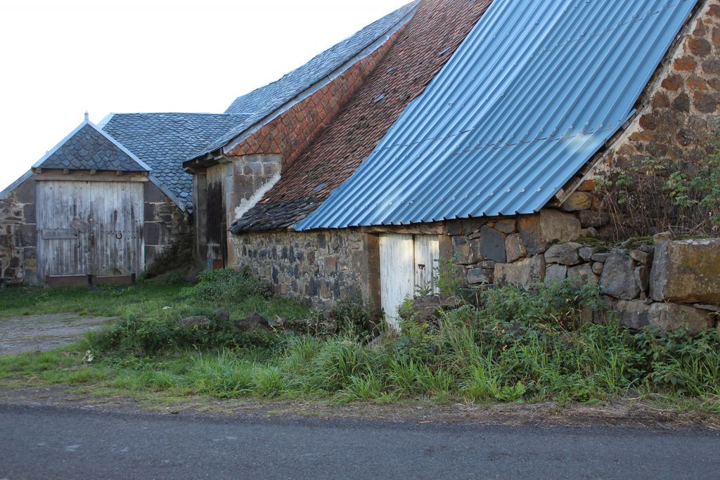 Achat maison à vendre 1 chambre 470 m² - Saint-Bonnet-de-Salers