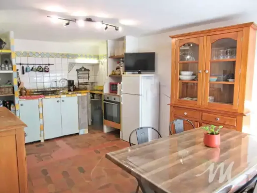 Achat maison à vendre 1 chambre 63 m² - Fox-Amphoux