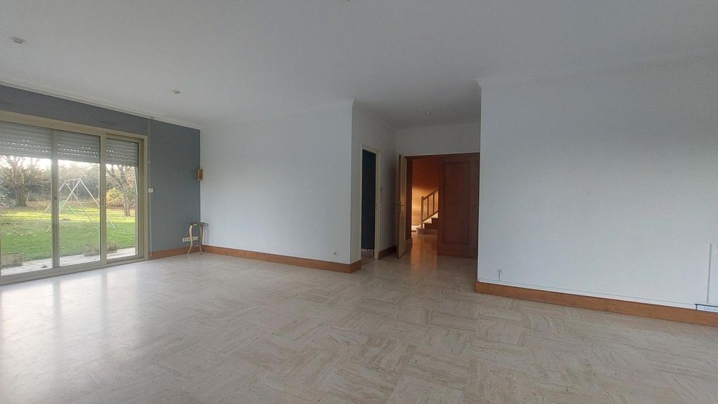 Achat maison à vendre 6 chambres 200 m² - Beaufort-en-Anjou