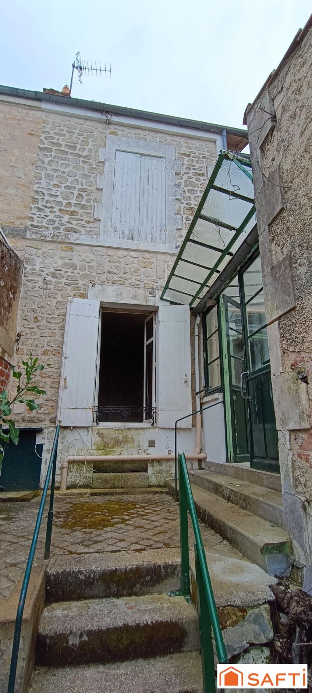 Achat maison à vendre 3 chambres 97 m² - Saintes