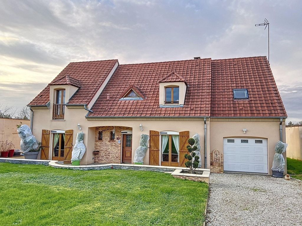 Achat maison à vendre 5 chambres 205 m² - Beaujeu-Saint-Vallier-Pierrejux-et-Quitteur