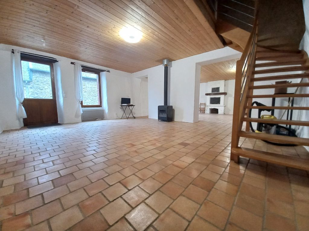 Achat maison à vendre 3 chambres 120 m² - Saint-Pierre-la-Cour