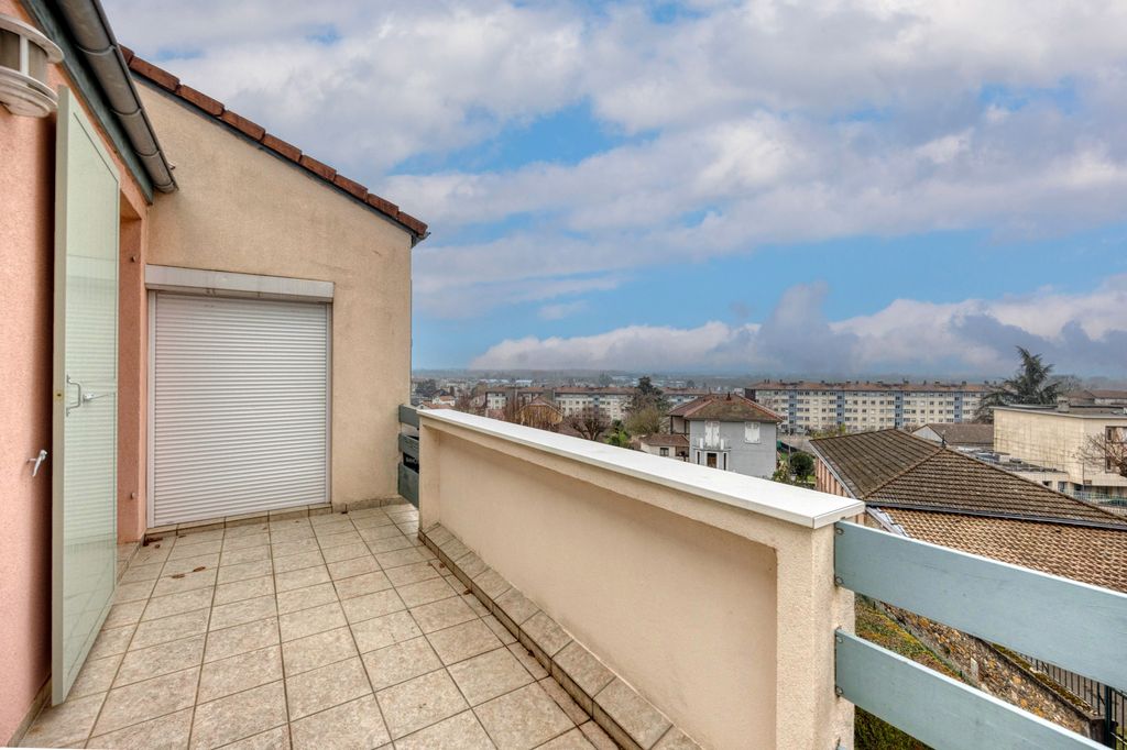 Achat appartement à vendre 5 pièces 100 m² - Tullins