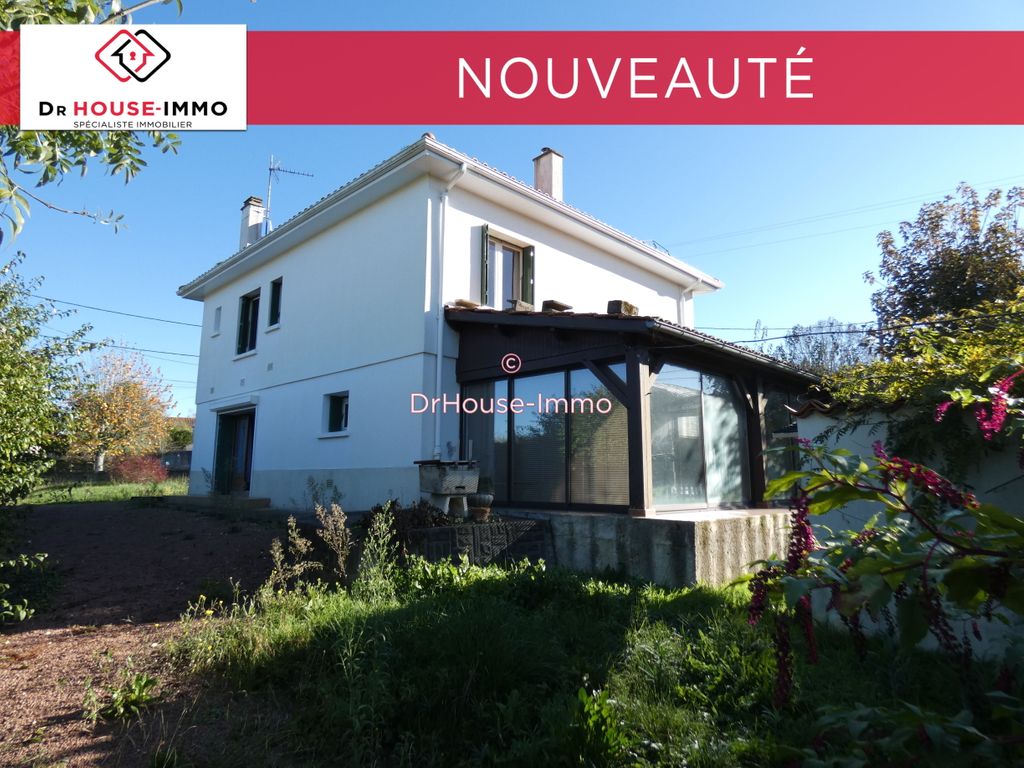 Achat maison à vendre 3 chambres 121 m² - Baignes-Sainte-Radegonde