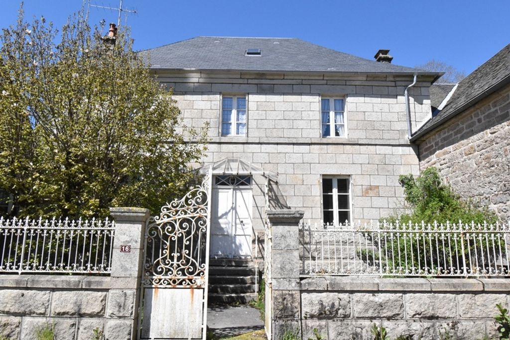 Achat maison à vendre 5 chambres 135 m² - Peyrelevade