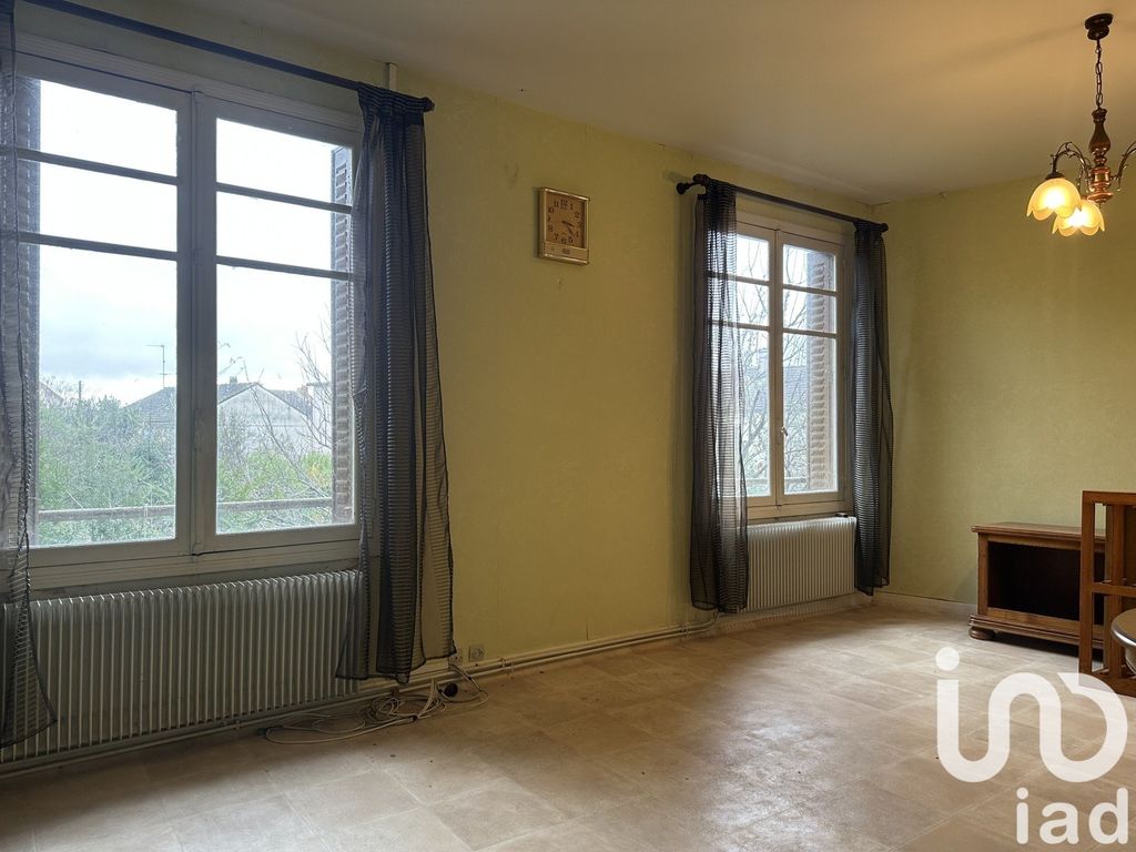 Achat maison à vendre 5 chambres 175 m² - Montluçon