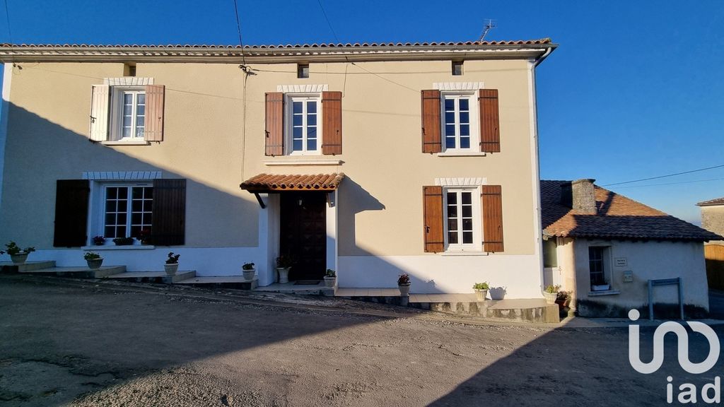 Achat maison à vendre 3 chambres 170 m² - Genac-Bignac