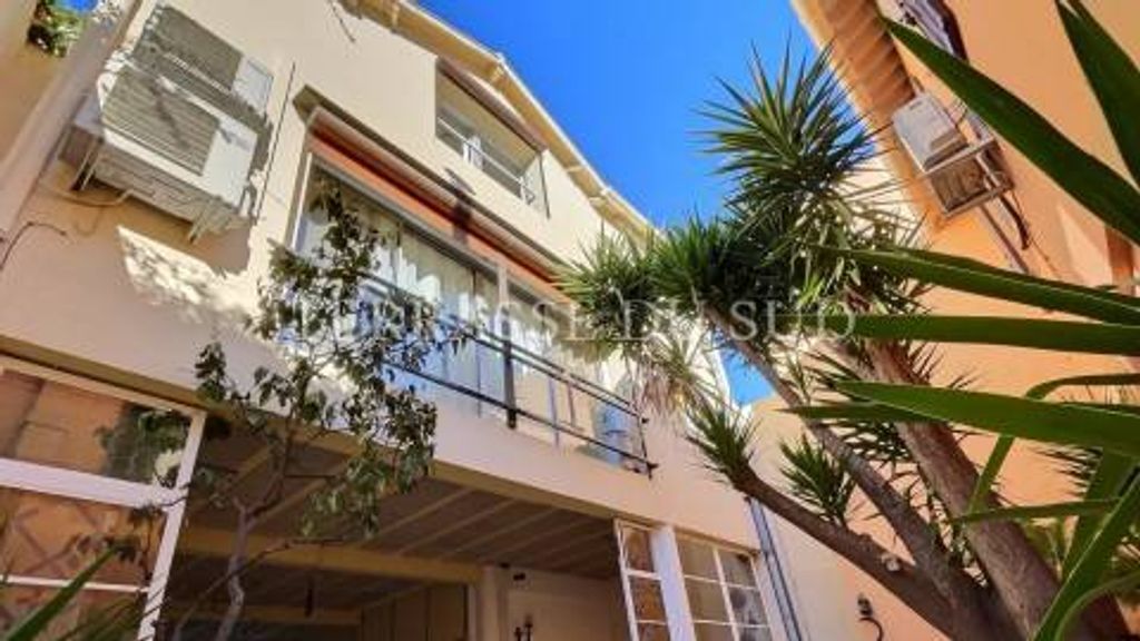 Achat maison à vendre 4 chambres 256 m² - Marseille 8ème arrondissement