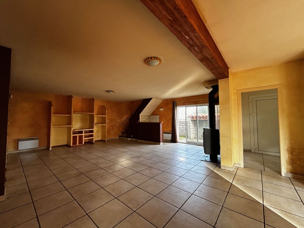 Achat maison à vendre 4 chambres 162 m² - Villeneuve-la-Rivière