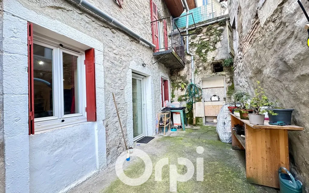 Achat maison à vendre 2 chambres 82 m² - Chambéry