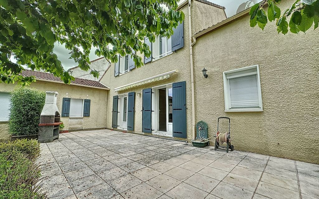 Achat maison à vendre 4 chambres 143 m² - Joué-lès-Tours