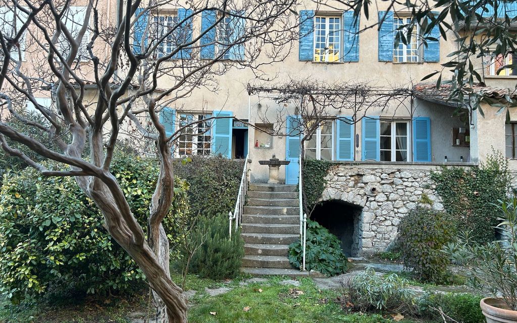 Achat maison à vendre 7 chambres 320 m² - Buis-les-Baronnies