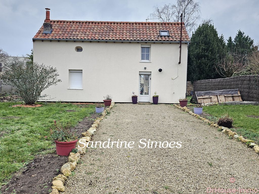 Achat maison à vendre 4 chambres 132 m² - Montmorillon