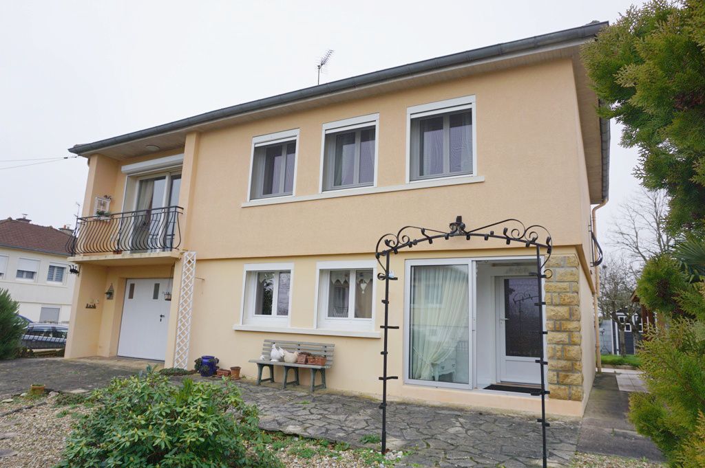 Achat maison à vendre 3 chambres 135 m² - Digoin