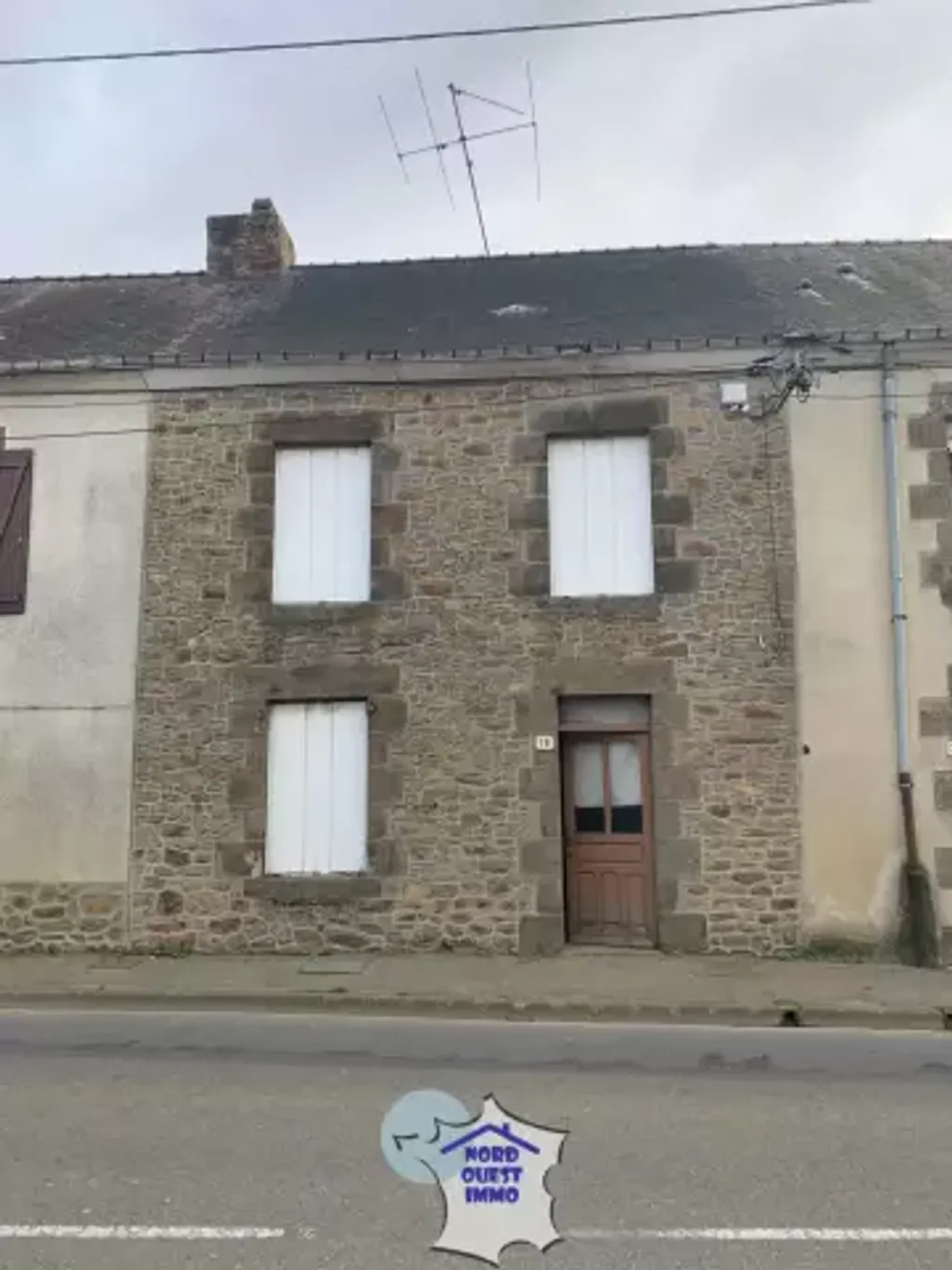 Achat maison à vendre 2 chambres 65 m² - La Haie-Traversaine