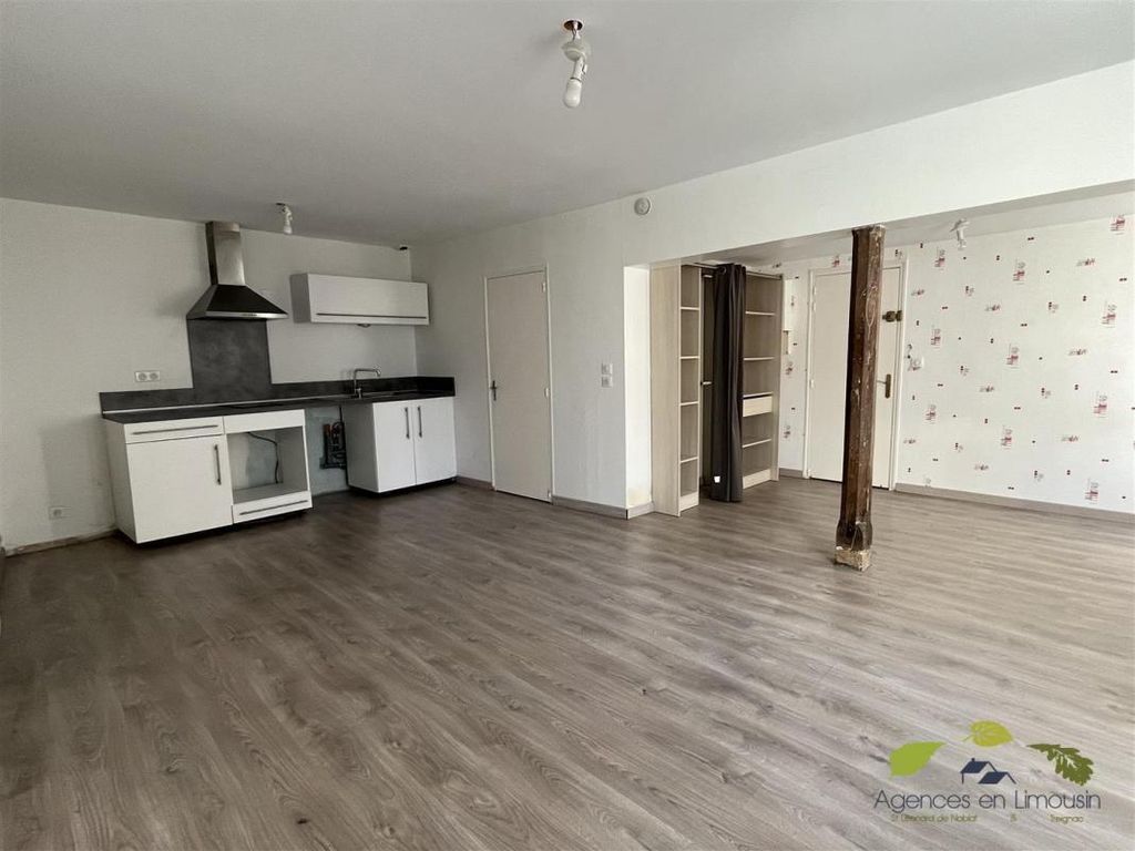 Achat studio à vendre 35 m² - Saint-Léonard-de-Noblat