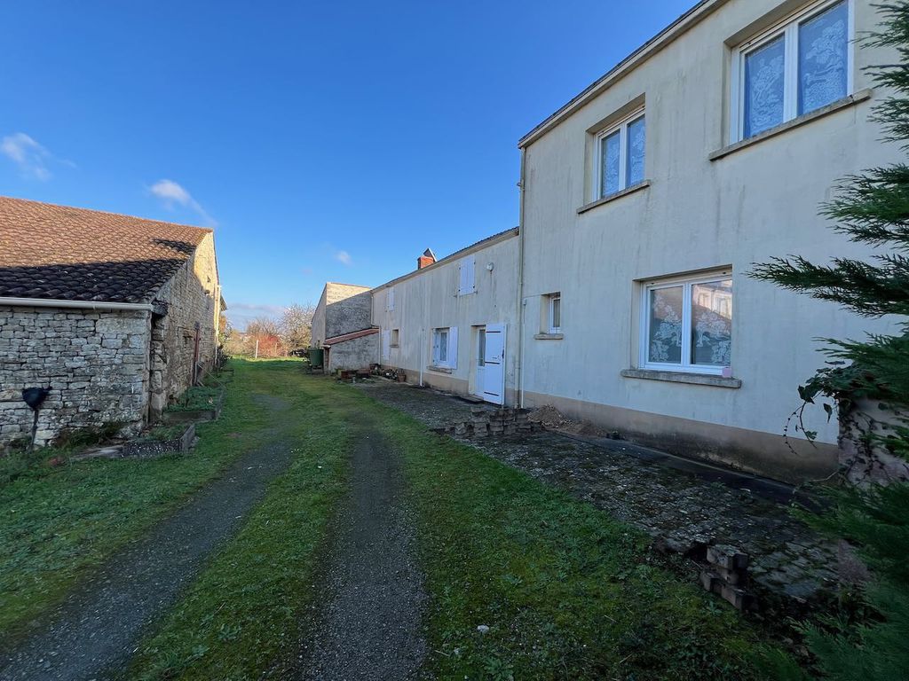 Achat maison à vendre 3 chambres 102 m² - Sainte-Gemme-la-Plaine