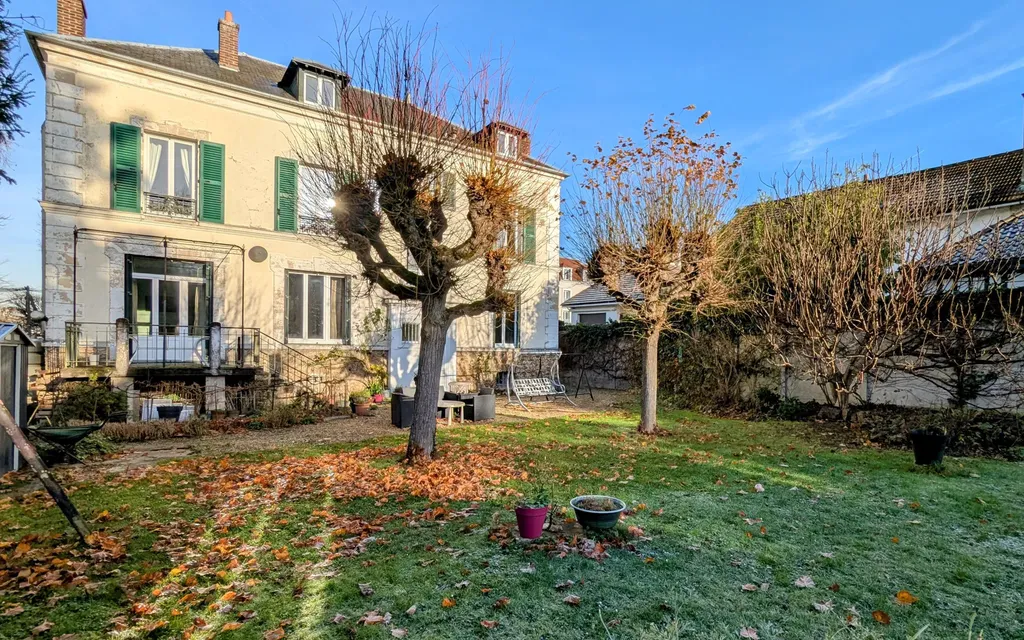 Achat maison à vendre 6 chambres 257 m² - Lagny-sur-Marne