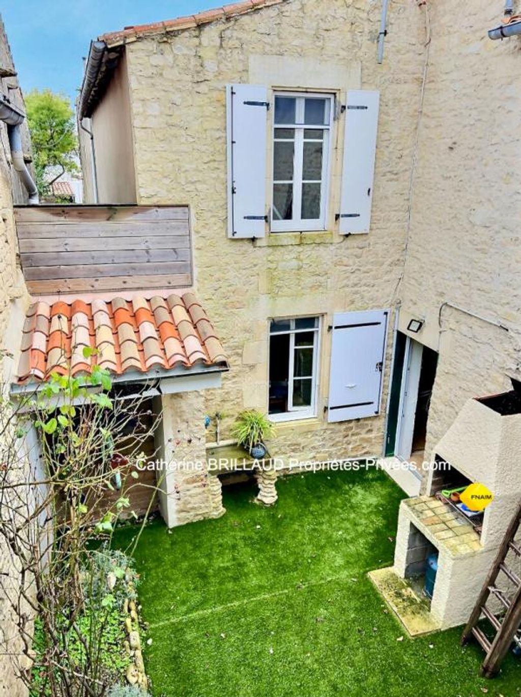 Achat maison à vendre 4 chambres 113 m² - Sainte-Marie-de-Ré