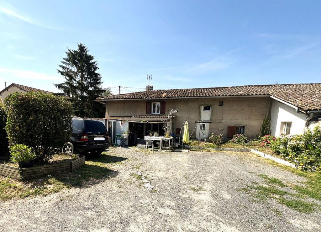 Achat maison à vendre 2 chambres 66 m² - Guéreins