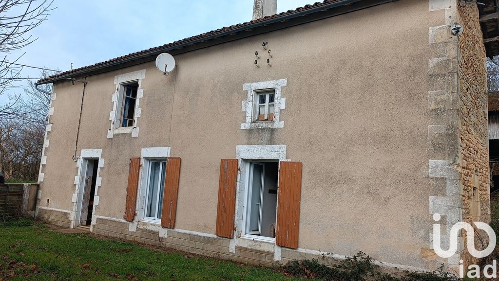 Achat maison à vendre 4 chambres 128 m² - Saint-Coutant