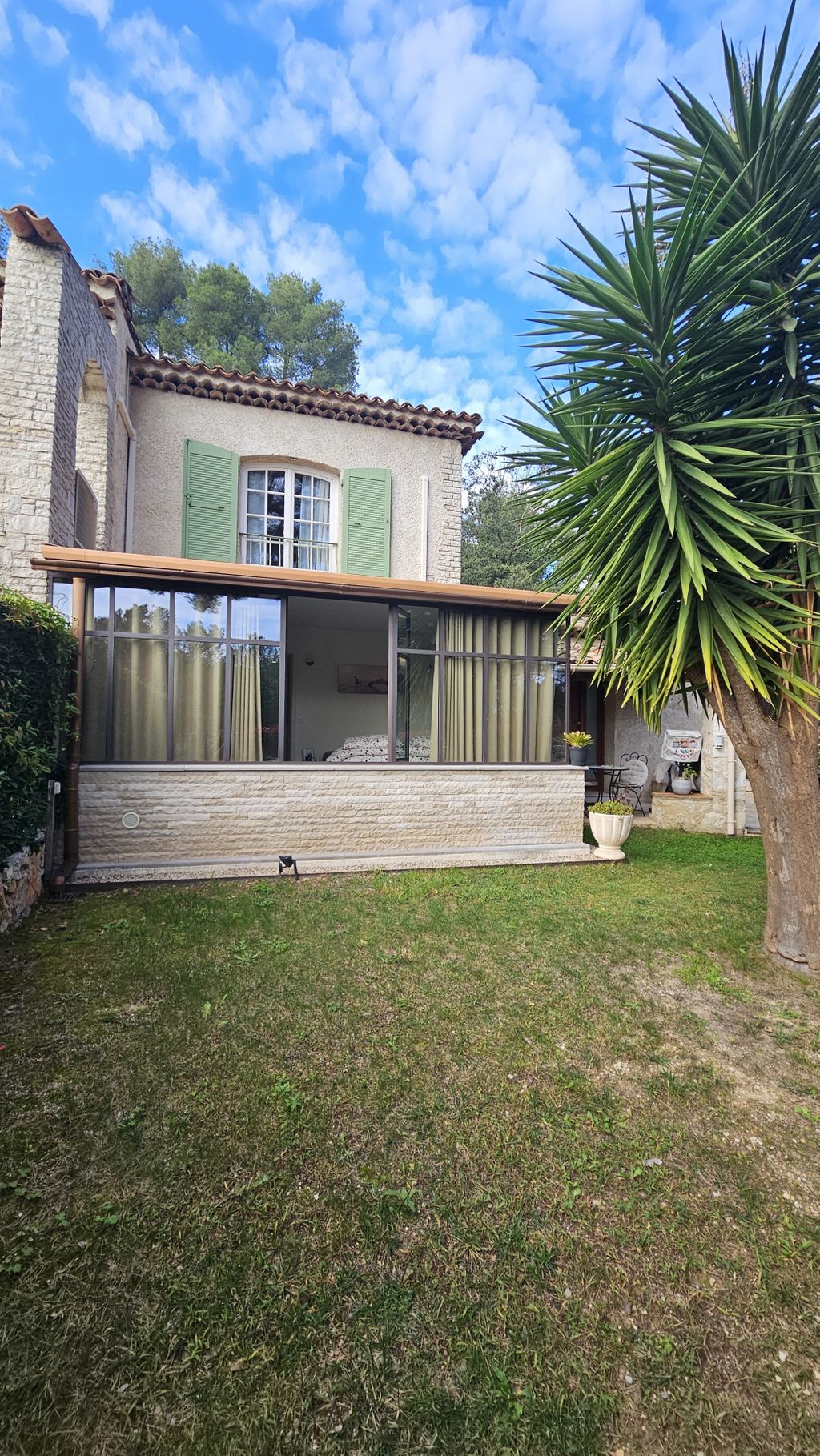 Achat appartement à vendre 2 pièces 54 m² - Tourrettes-sur-Loup