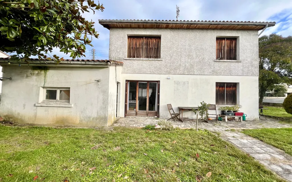 Achat maison à vendre 4 chambres 95 m² - Saint-Pardoux-Isaac