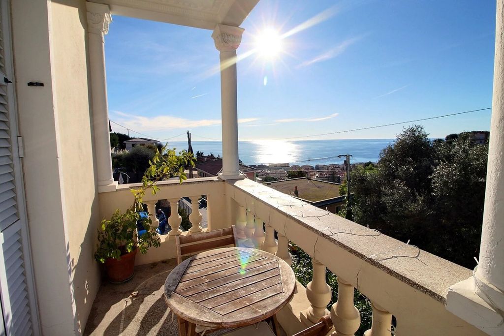 Achat appartement à vendre 4 pièces 108 m² - Menton