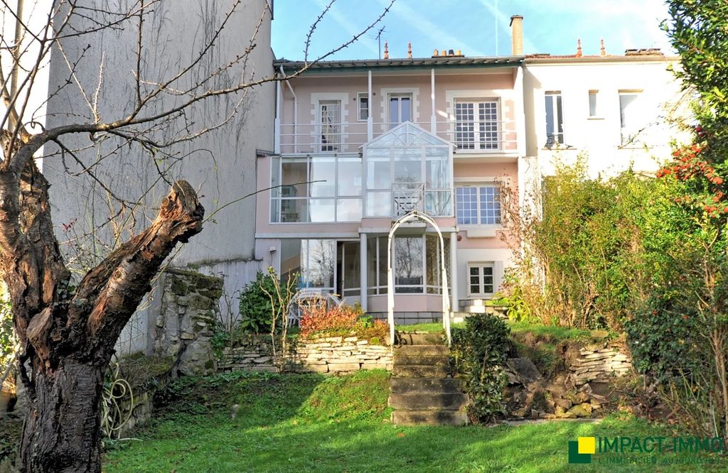 Achat maison à vendre 4 chambres 215 m² - Suresnes