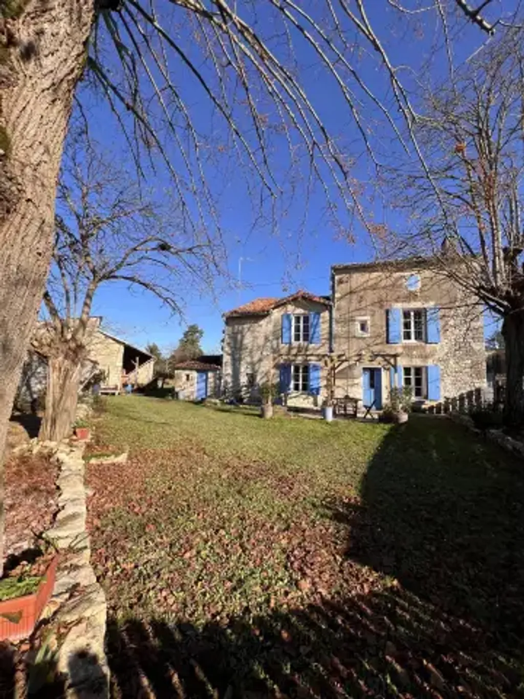 Achat maison à vendre 2 chambres 105 m² - Mansle