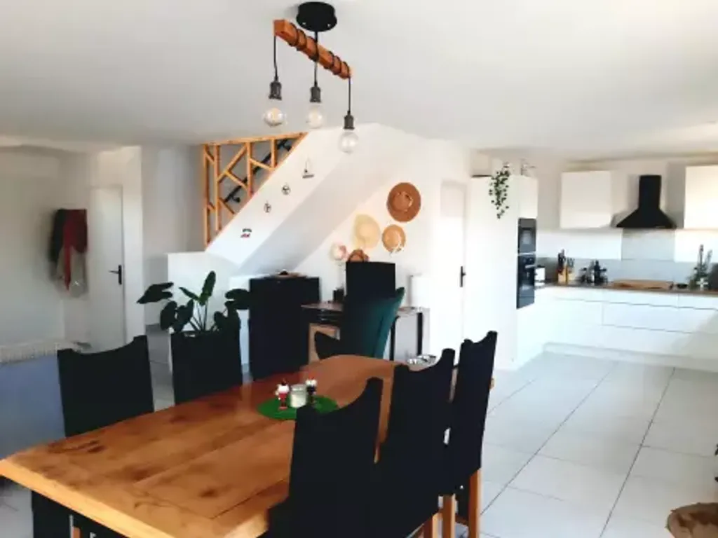 Achat maison à vendre 3 chambres 99 m² - Pia