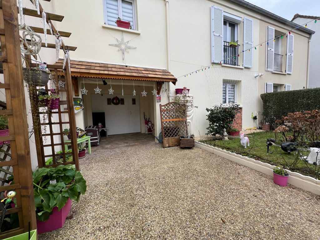 Achat maison à vendre 4 chambres 142 m² - Maurepas