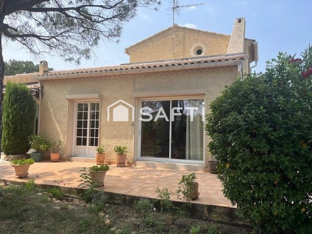 Achat maison à vendre 4 chambres 157 m² - Saint-Saturnin-lès-Avignon