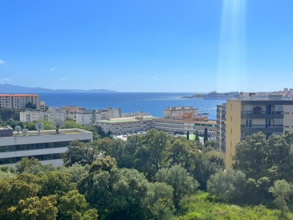 Achat appartement à vendre 4 pièces 87 m² - Ajaccio