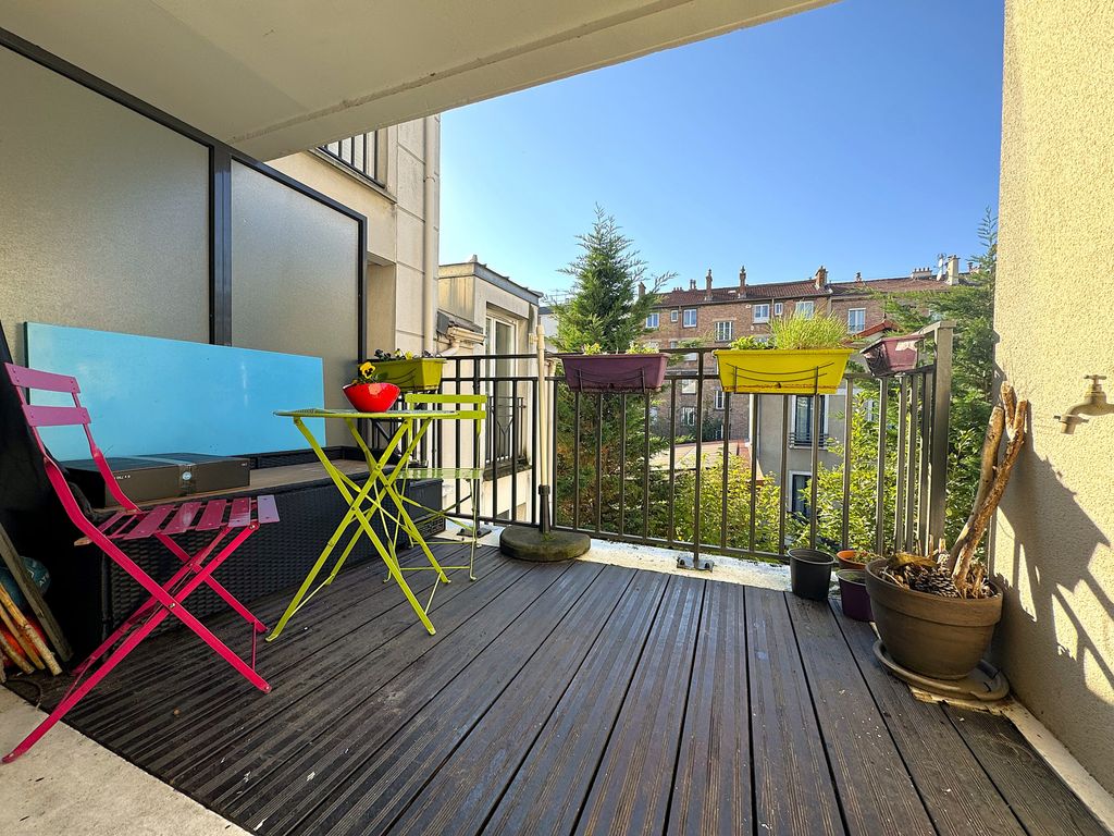 Achat appartement à vendre 5 pièces 100 m² - Les Lilas