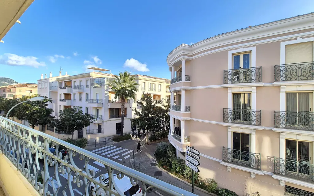 Achat appartement à vendre 3 pièces 57 m² - Sanary-sur-Mer