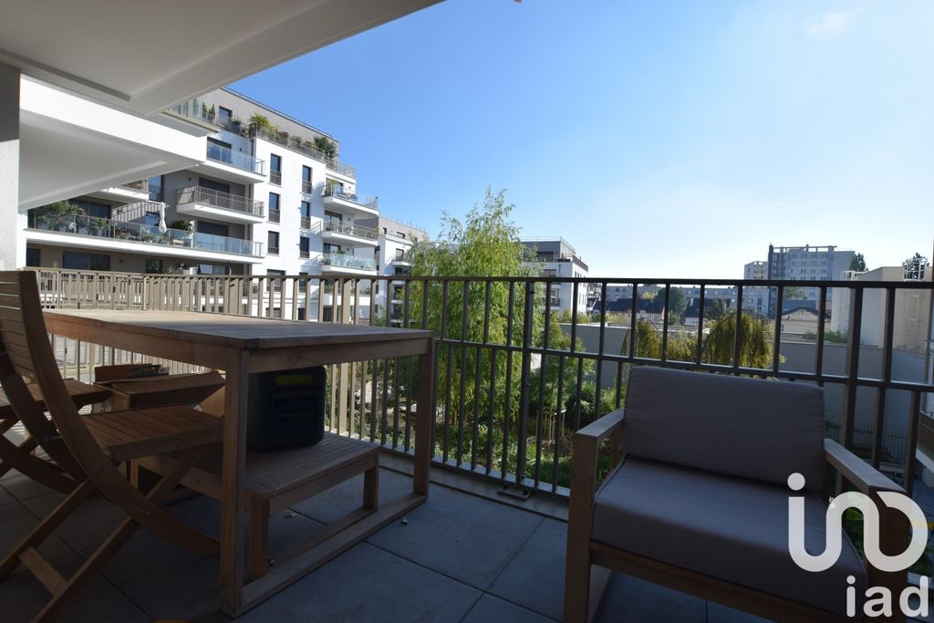 Achat appartement à vendre 4 pièces 86 m² - Suresnes