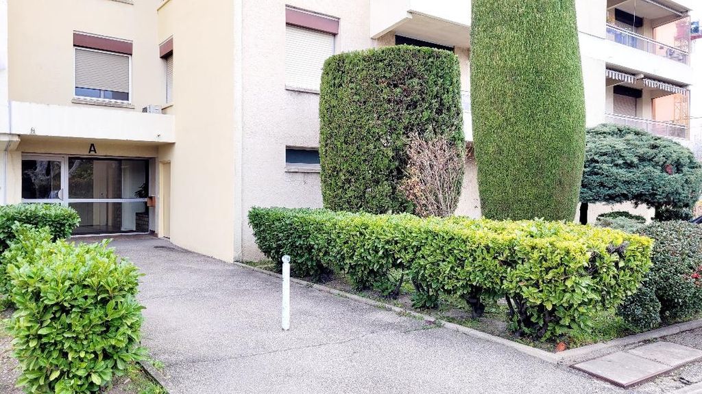 Achat appartement à vendre 3 pièces 82 m² - Orange