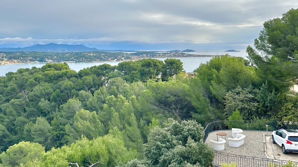 Achat appartement à vendre 5 pièces 170 m² - Bandol