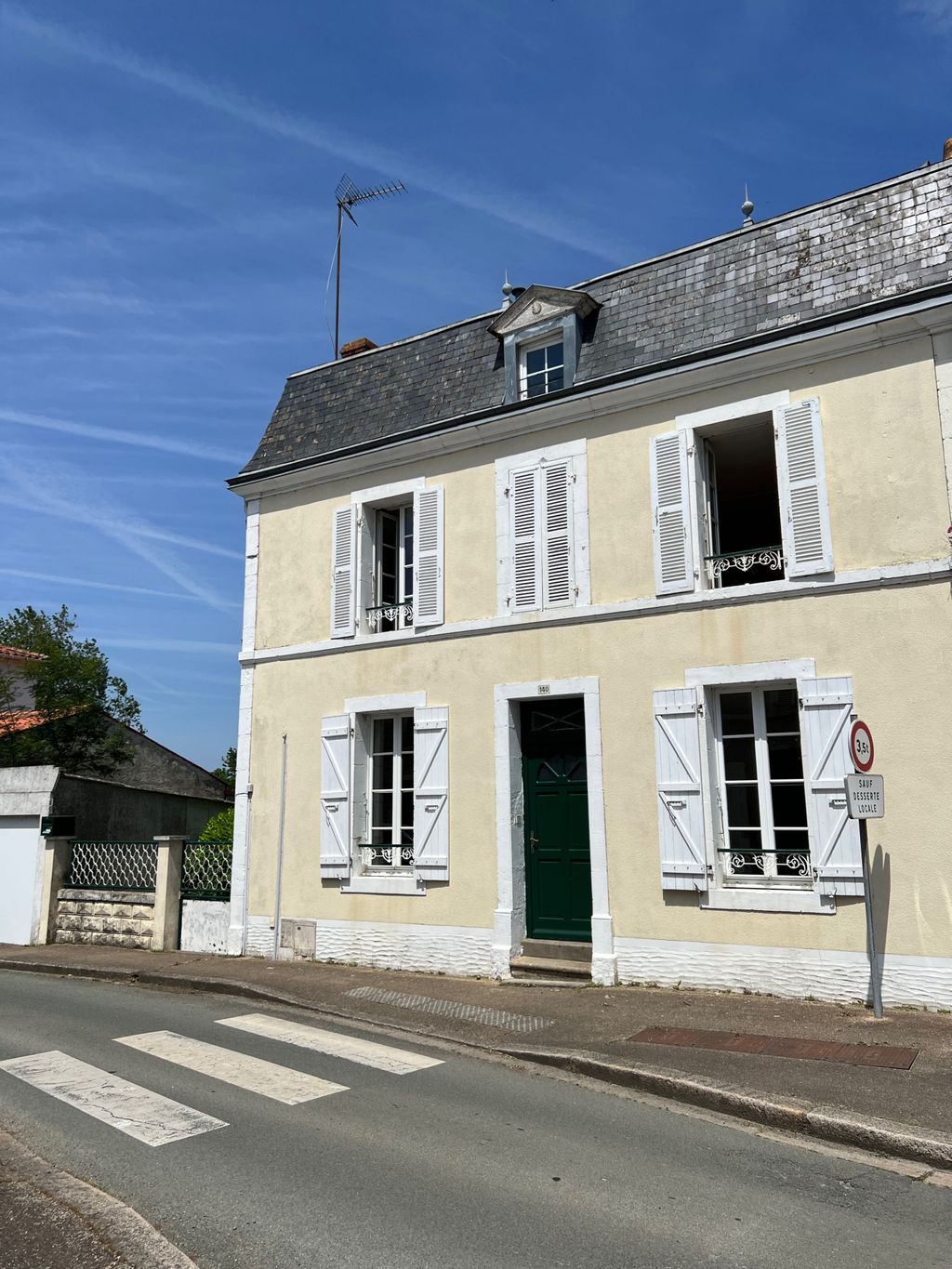 Achat maison à vendre 4 chambres 125 m² - Sainte-Hermine