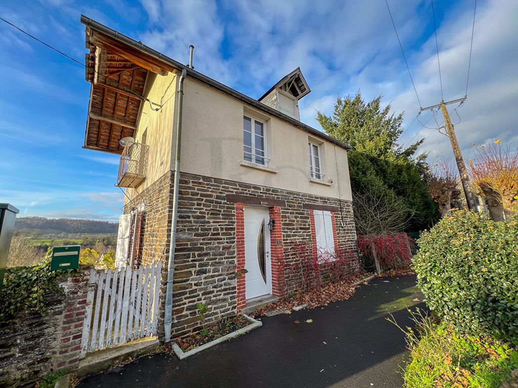 Achat maison à vendre 2 chambres 77 m² - Pont-d'Ouilly