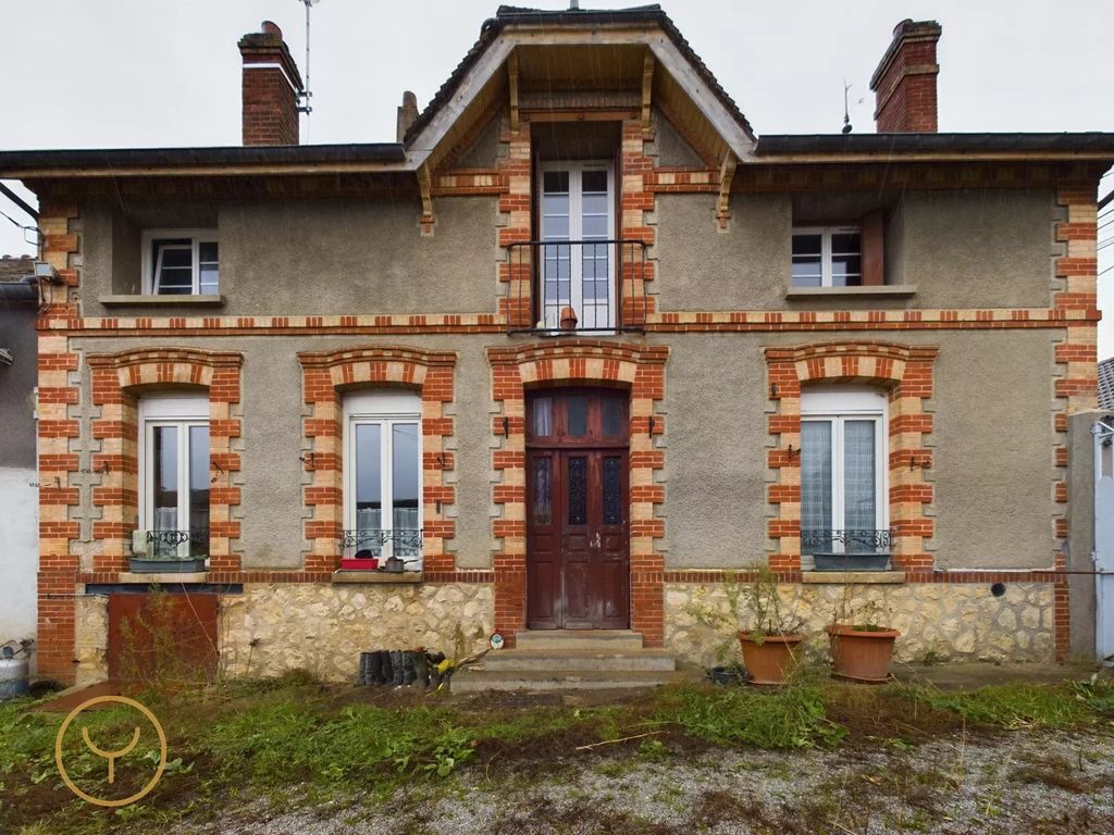 Achat maison à vendre 2 chambres 120 m² - Courlon-sur-Yonne