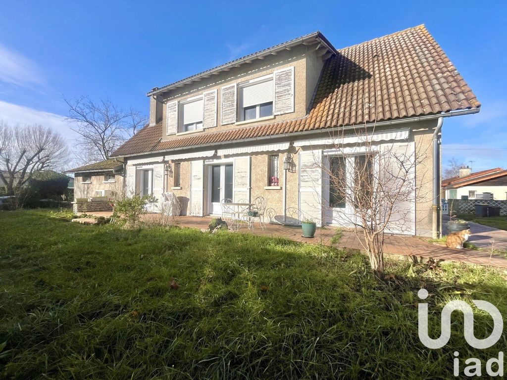 Achat maison à vendre 3 chambres 156 m² - La Villedieu-du-Clain