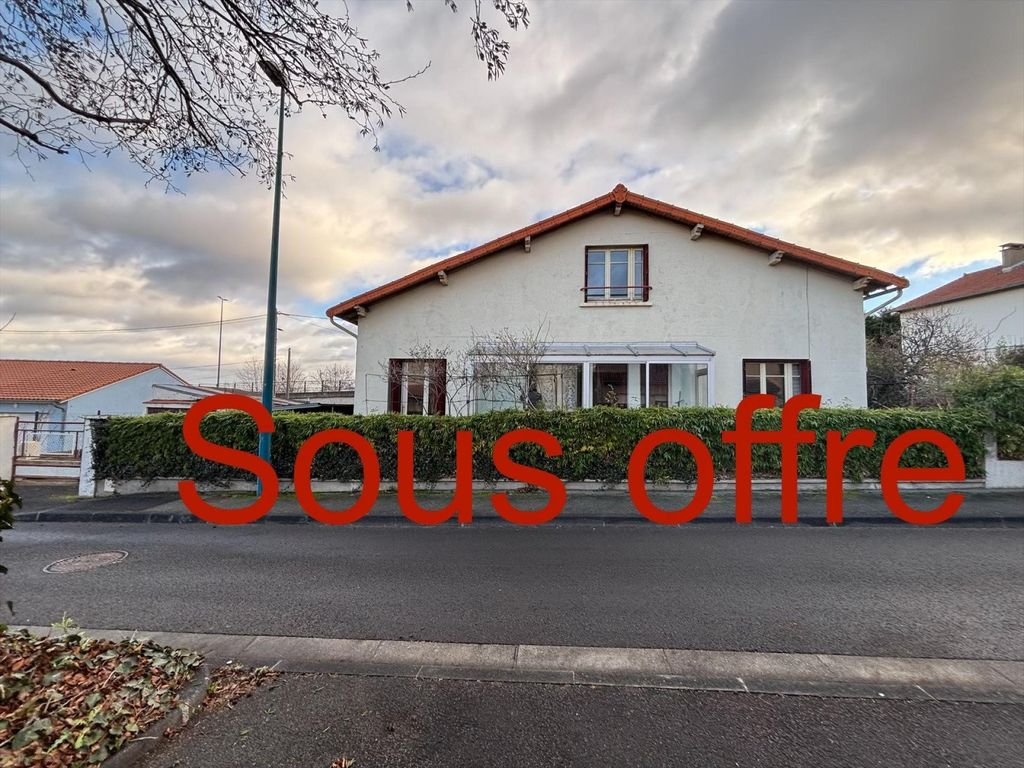 Achat maison à vendre 3 chambres 126 m² - Clermont-Ferrand