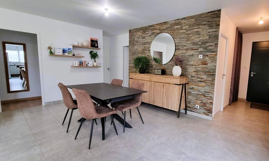 Achat maison à vendre 4 chambres 113 m² - Saint-Révérend