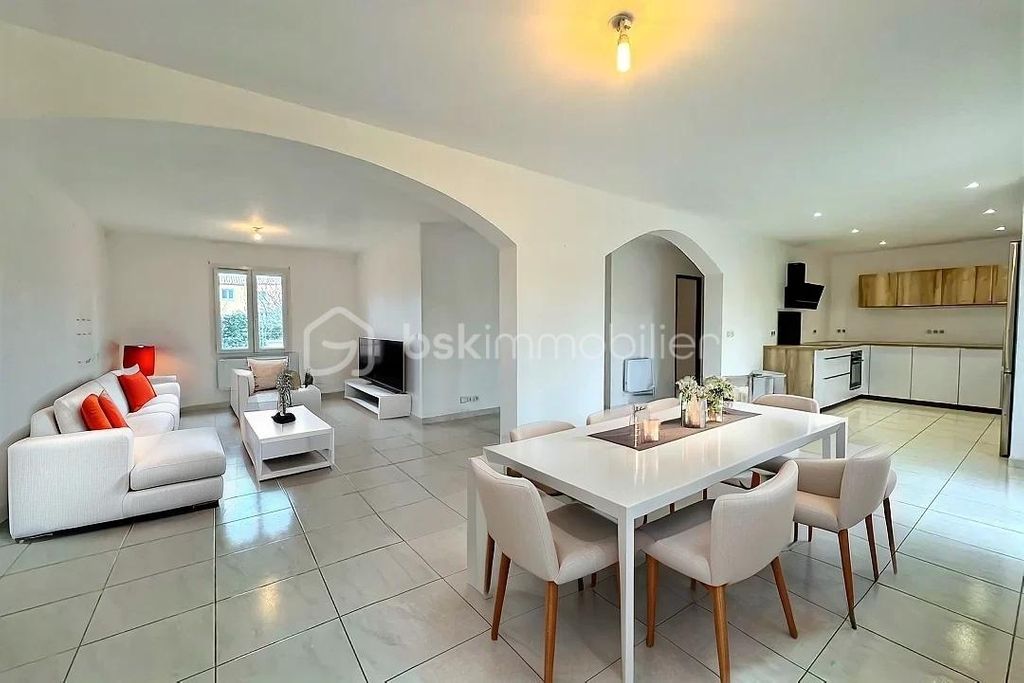 Achat maison à vendre 5 chambres 160 m² - Gignac