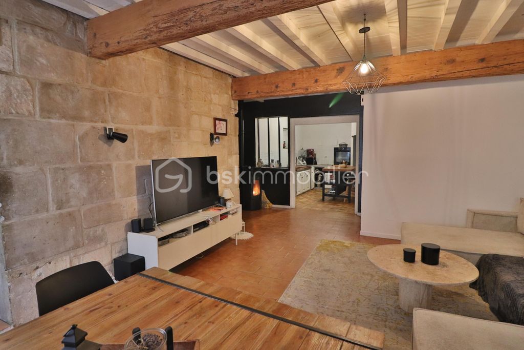 Achat maison à vendre 3 chambres 111 m² - Montfrin