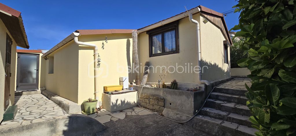 Achat maison à vendre 3 chambres 61 m² - Le Castellet