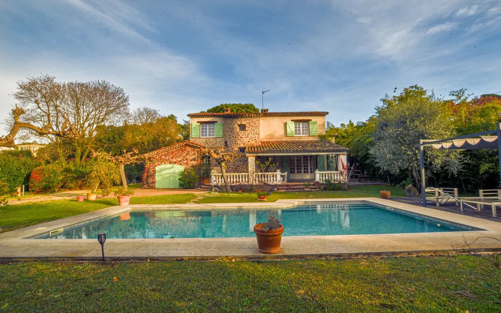 Achat maison à vendre 5 chambres 300 m² - Mougins