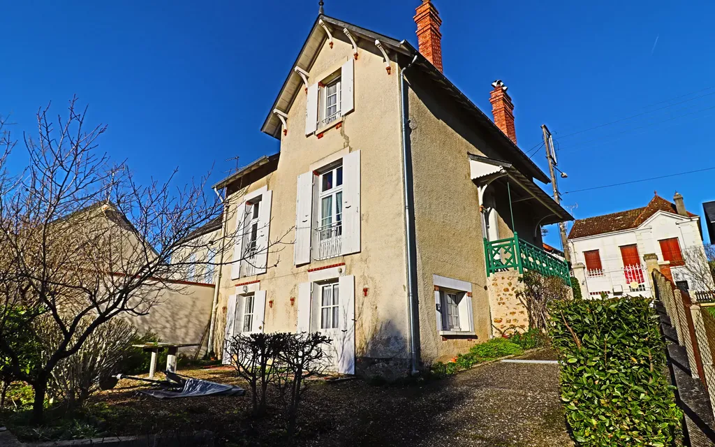 Achat maison à vendre 4 chambres 163 m² - Saint-Satur